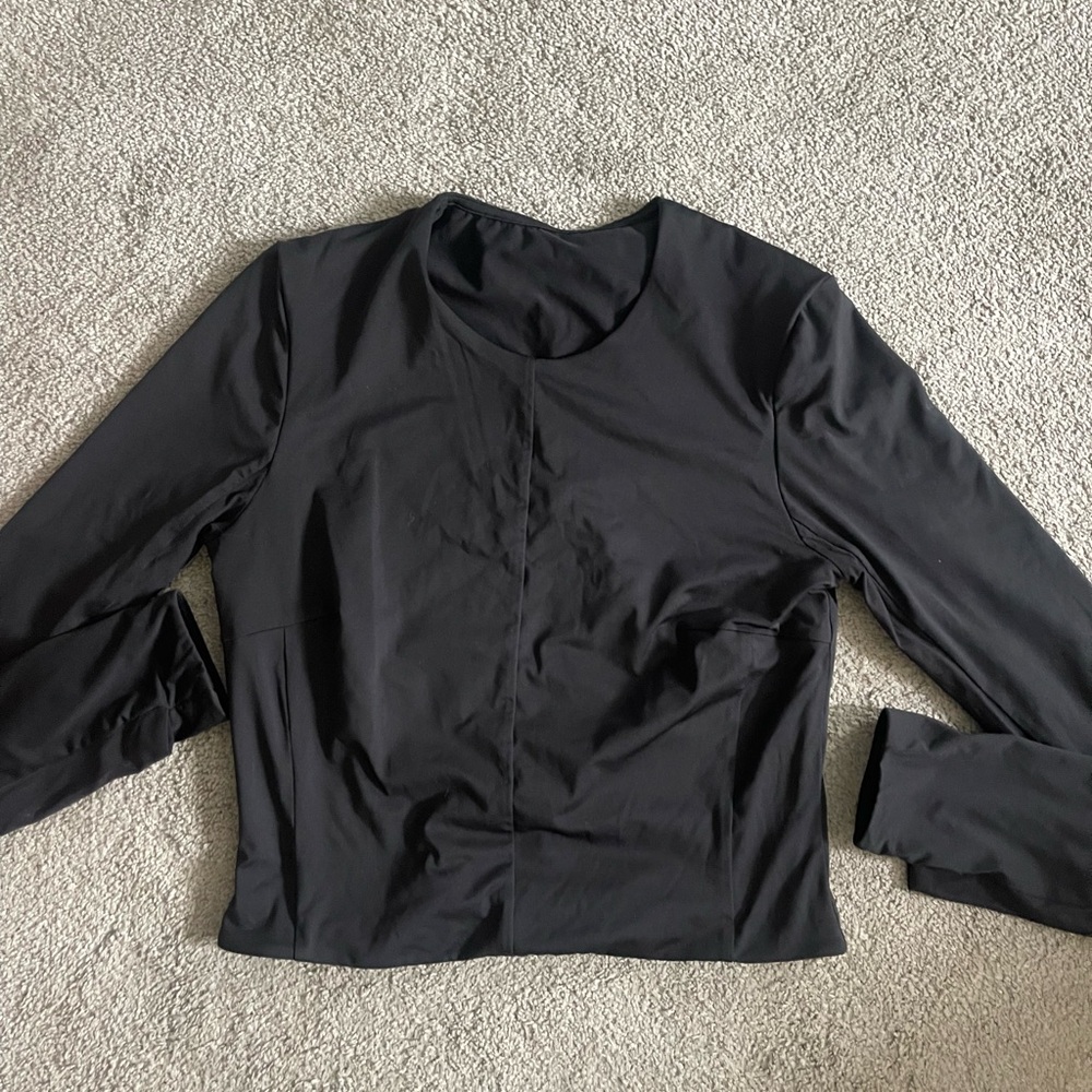 Lululemon Women’s Black Long-Sleeve Crewneck Top